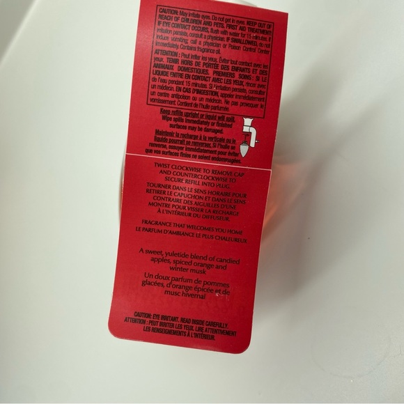 Bath and Bodyworks Winter Candy Apply Wallflower Refill - Picture 3 of 5